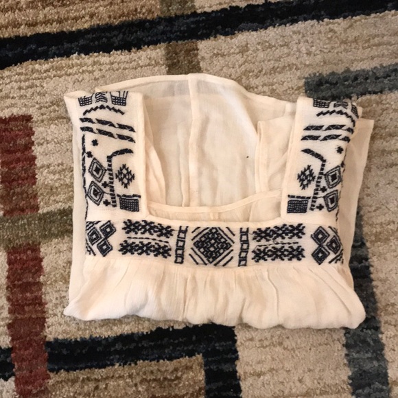 Hollister Top - Picture 2 of 3